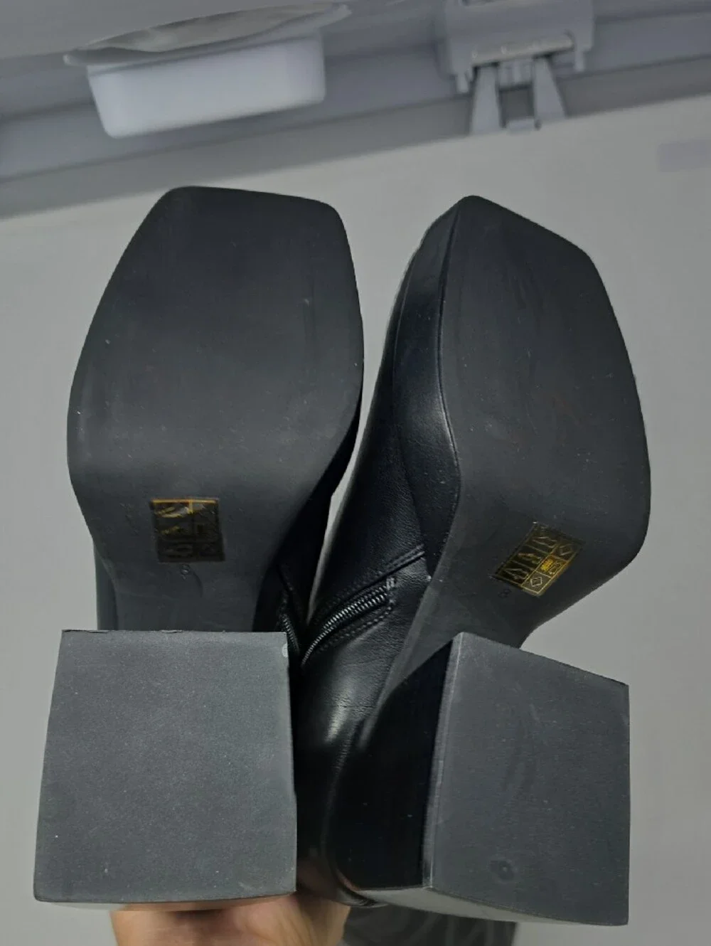 Jeffrey Campbell sleek over